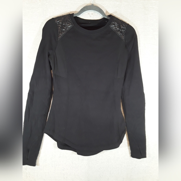 Lululemon black long sleeve top quilted shoulders Sz 4 (Г2) - Picture 5 of 7
